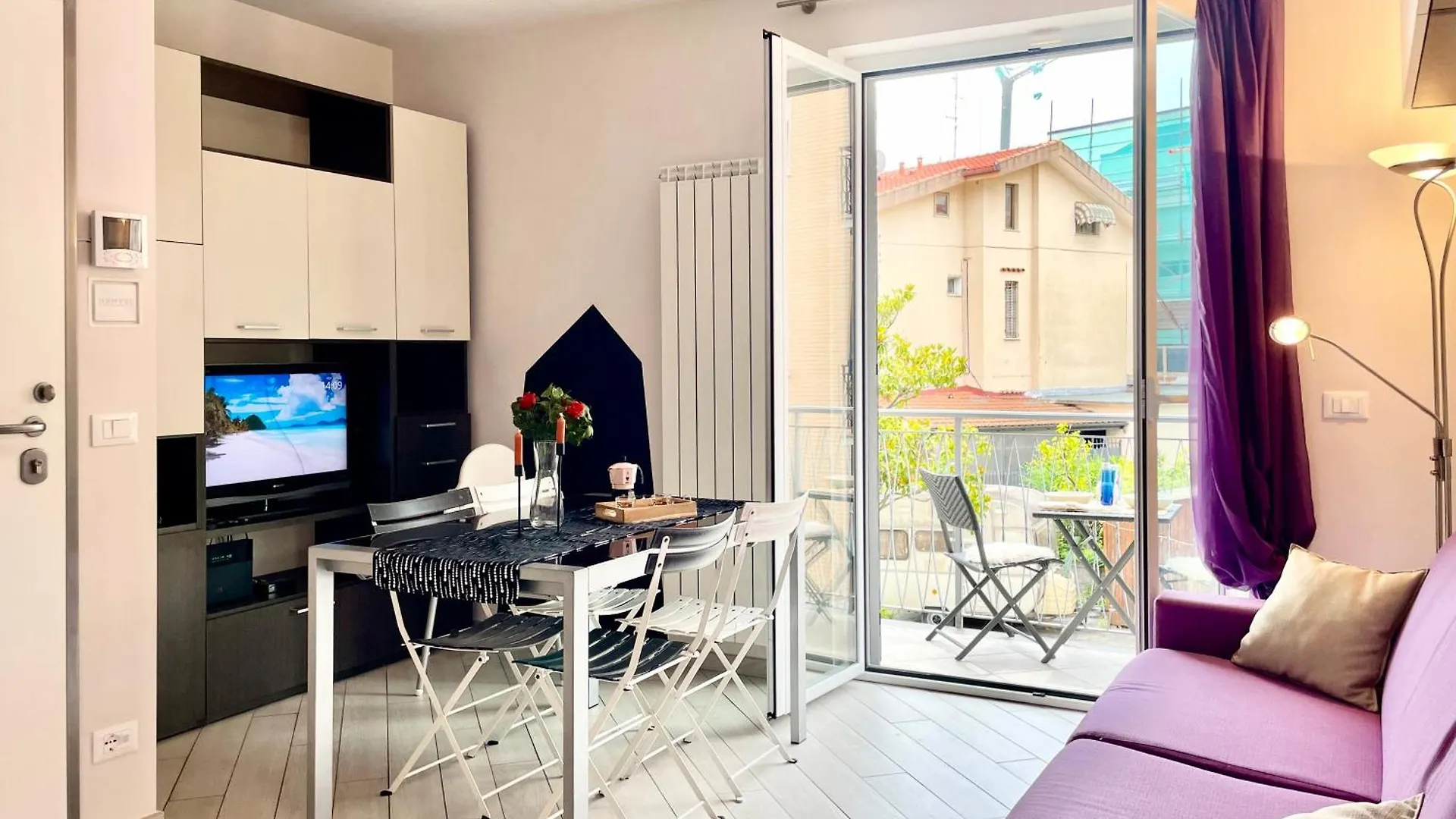 900Mt From The Sea - Two-Room - Free Parking Loano 0*,  Italy