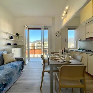 150mt Dal Mare Monolocale In Centro Con Vista Aperta, Wi-fi E A/c Loano